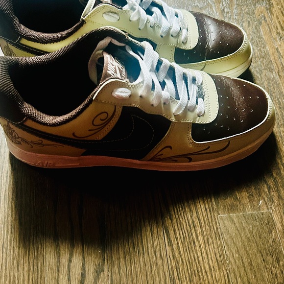 Nike Air Force 1 “Brown Pride”- Mister Cartoon (Men’s 10) - Picture 2 of 5